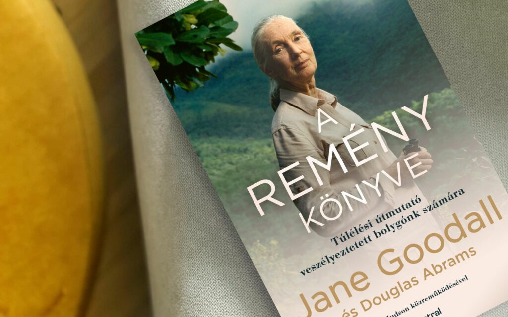 A képen Jane Goodall A remény könyve című kötete.